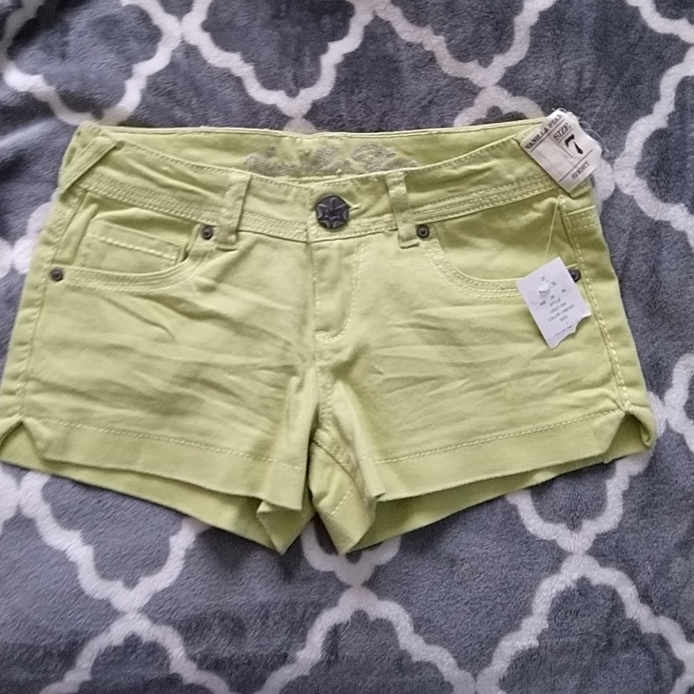 Vanilla star shorts